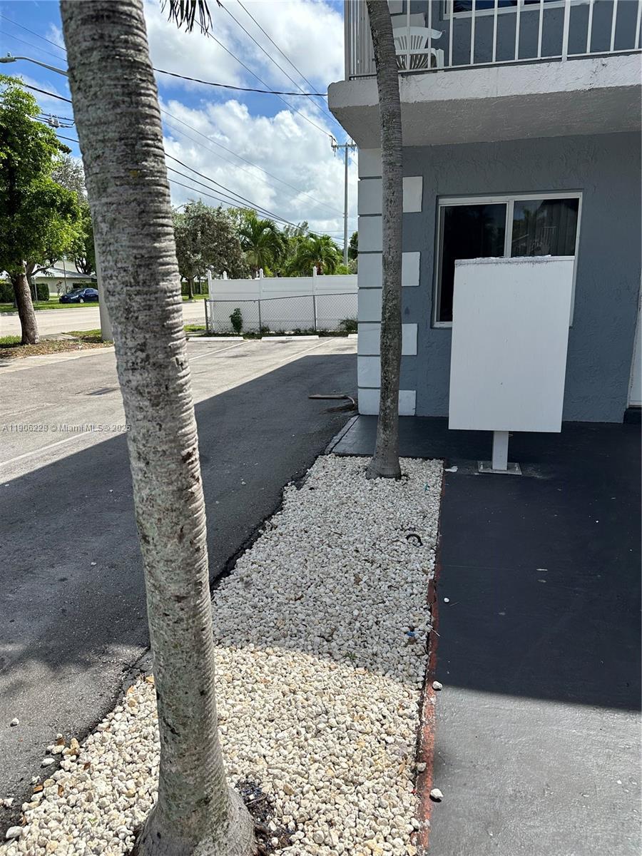 CRYSTAL LAKE 1ST SEC - Residential Lease