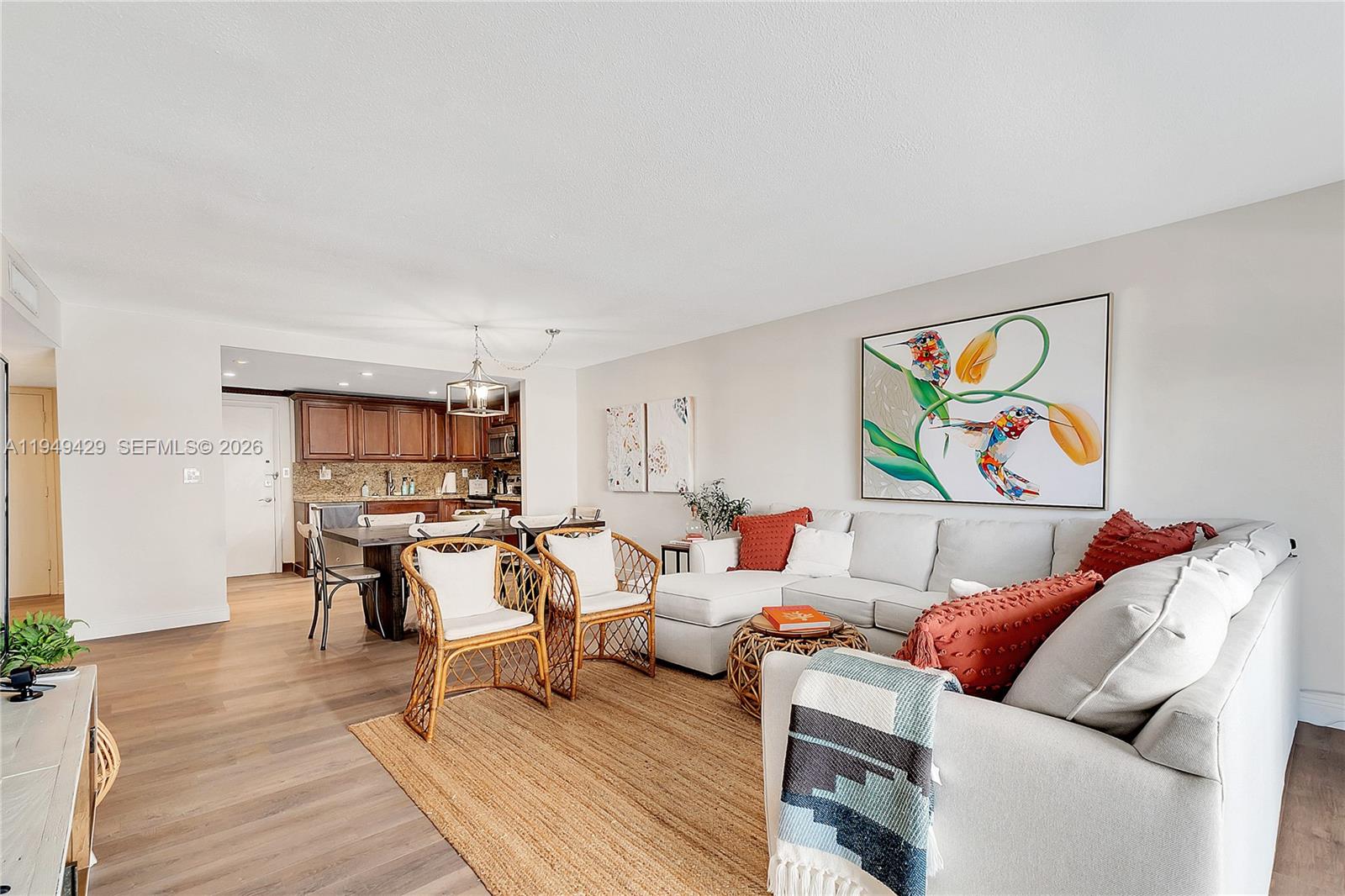 WELLINGTON TOWERS CONDO - Residential