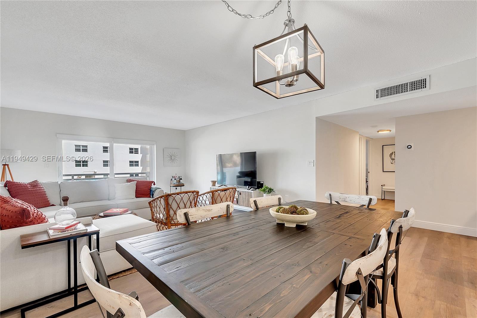 WELLINGTON TOWERS CONDO - Residential