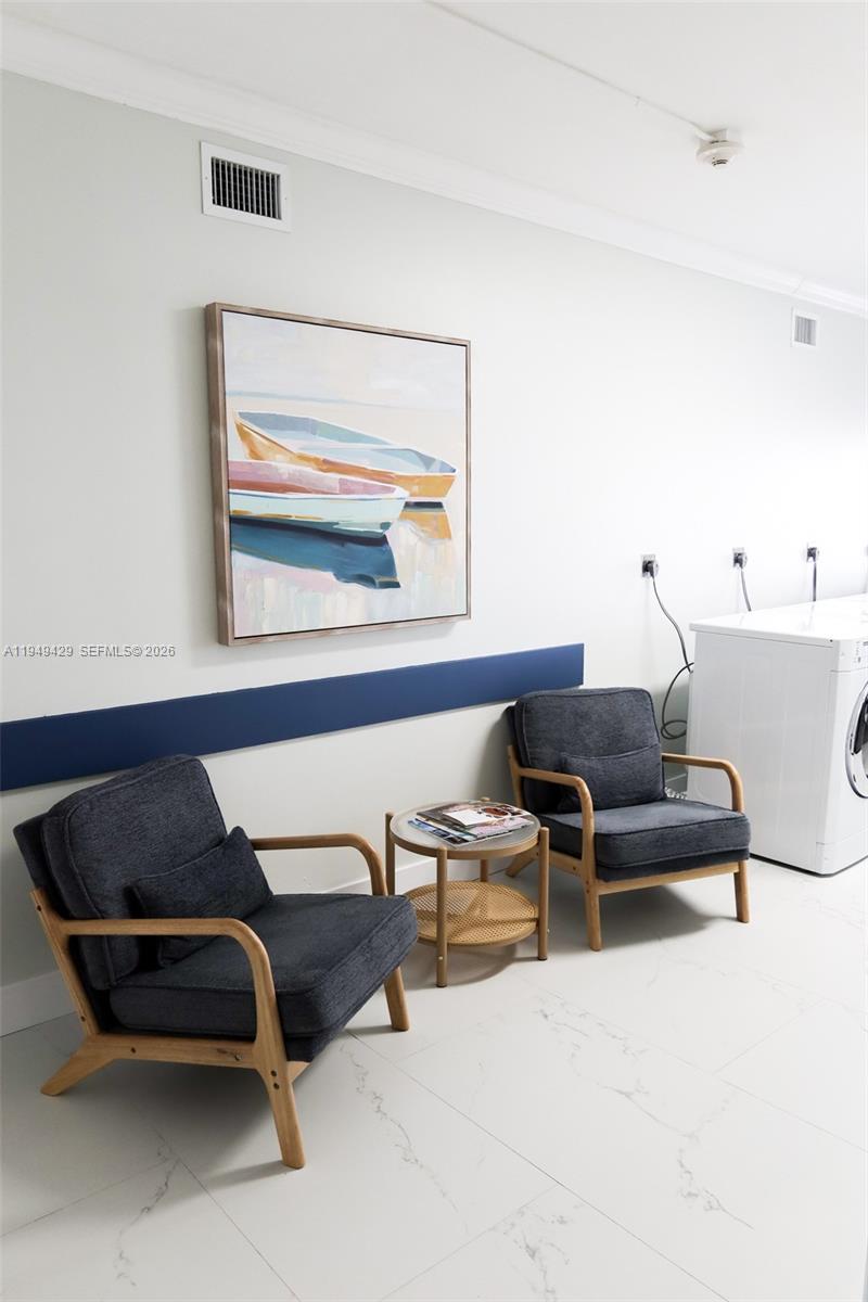 WELLINGTON TOWERS CONDO - Residential