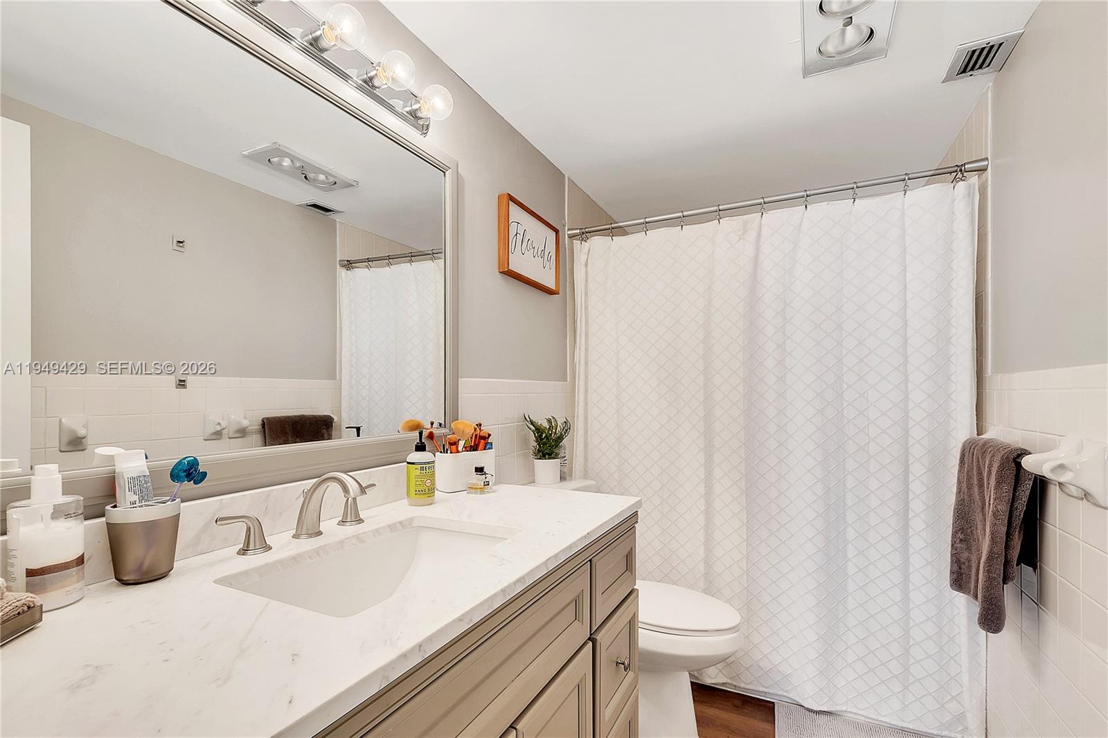 WELLINGTON TOWERS CONDO - Residential