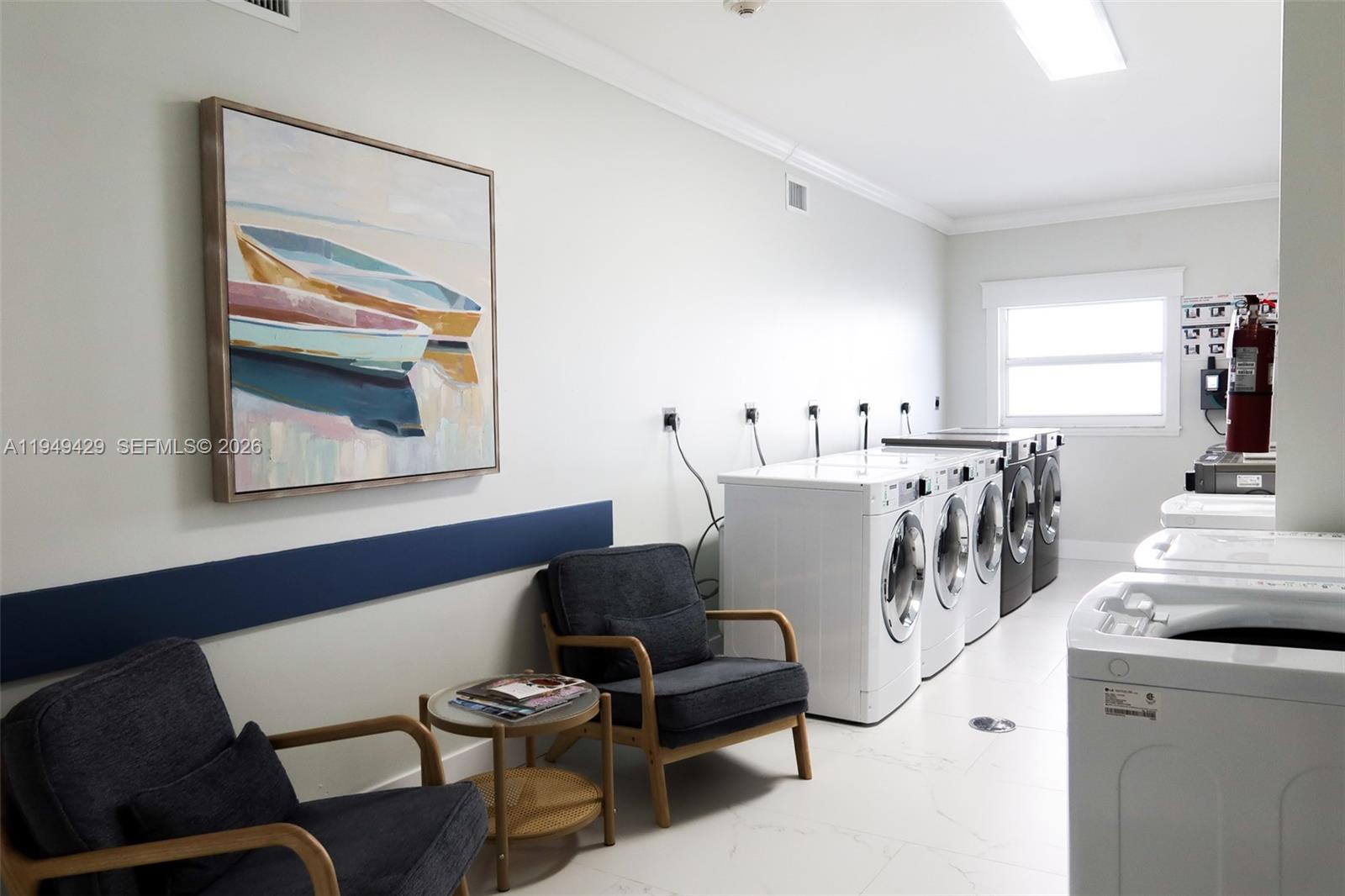 WELLINGTON TOWERS CONDO - Residential