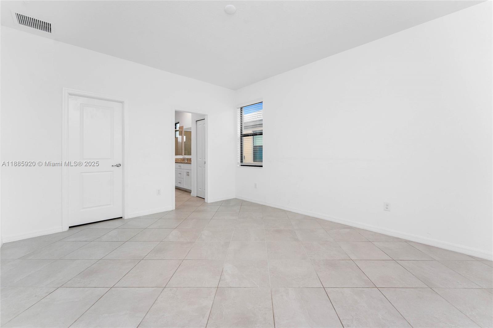 HAMMOKS AT WEST PORT - Residential