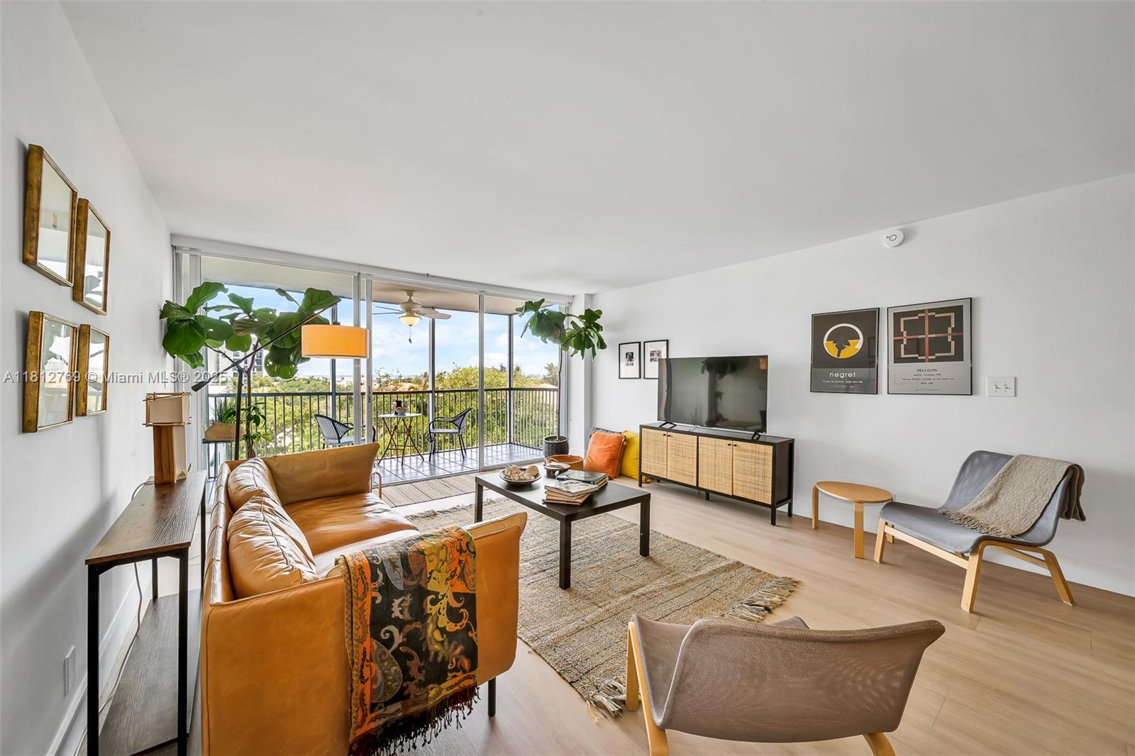 Rental Property at 150 Ocean Lane Dr 7C, Key Biscayne, Miami-Dade County, Florida - Bedrooms: 2 
Bathrooms: 2  - $4,800 MO.