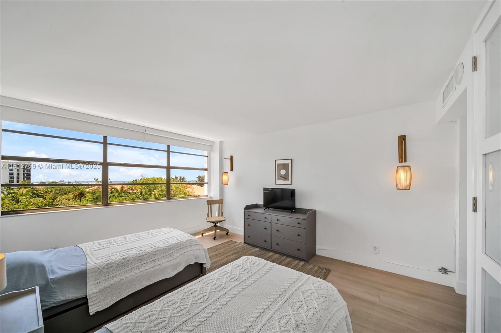 ISLAND BREAKERS CONDO - Residential Lease