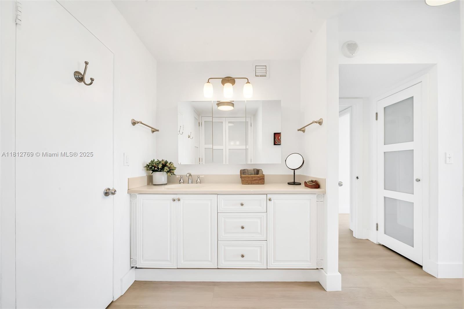 ISLAND BREAKERS CONDO - Residential Lease