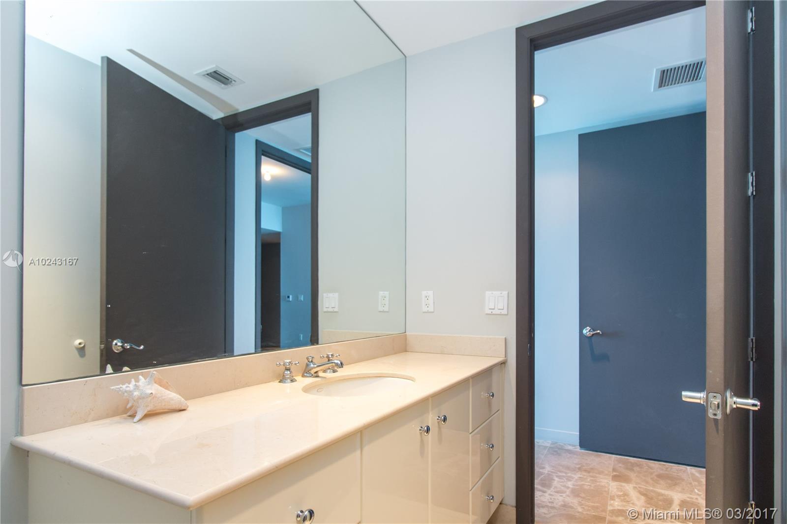 Continuum On South Beach - Residential Lease