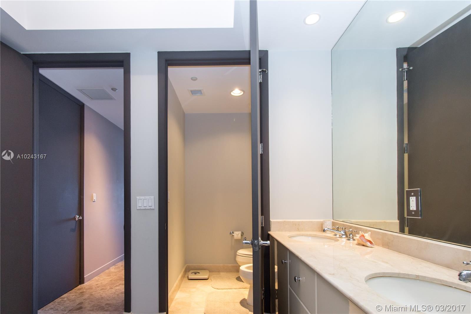 Continuum On South Beach - Residential Lease