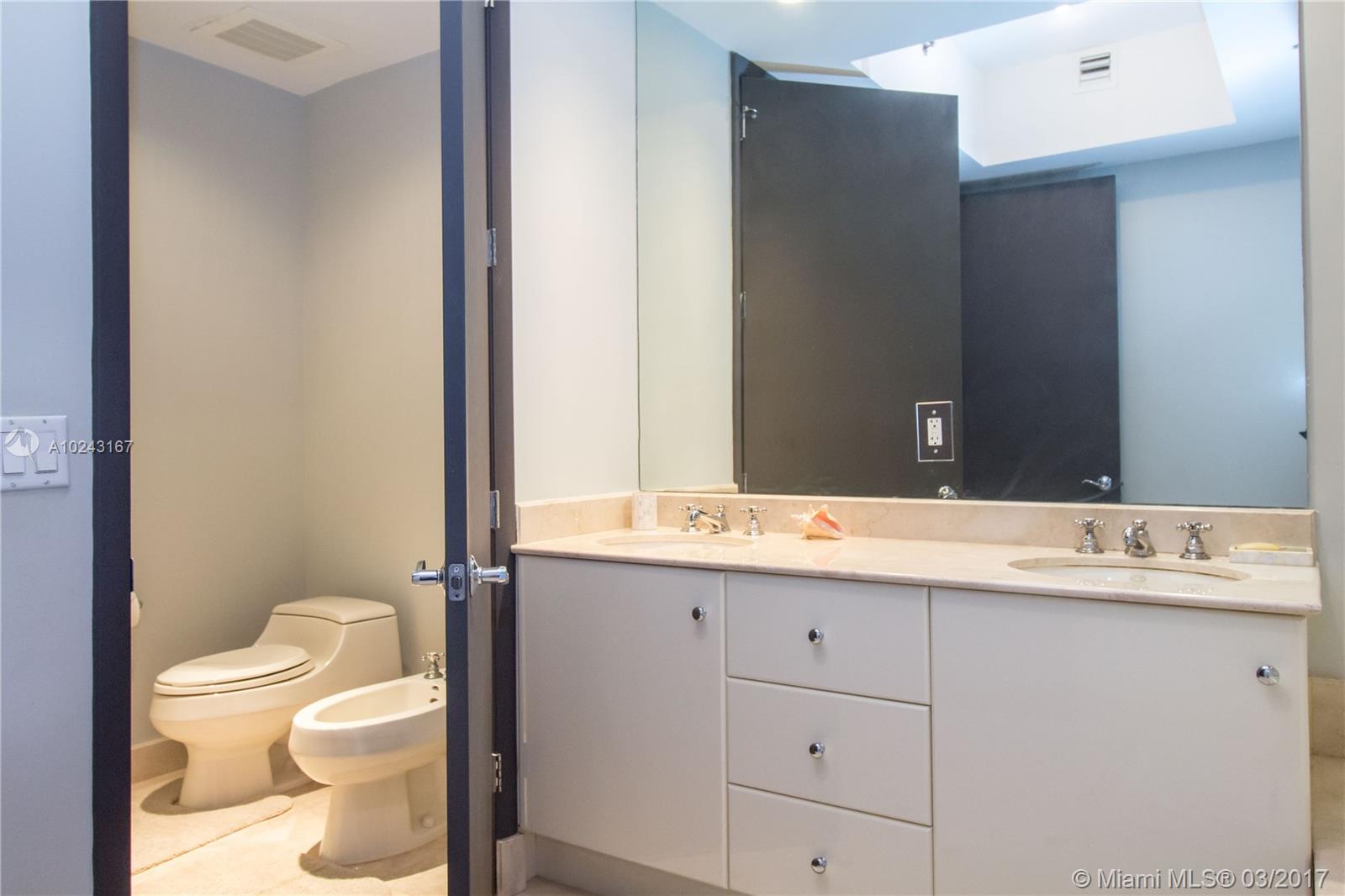 Continuum On South Beach - Residential Lease