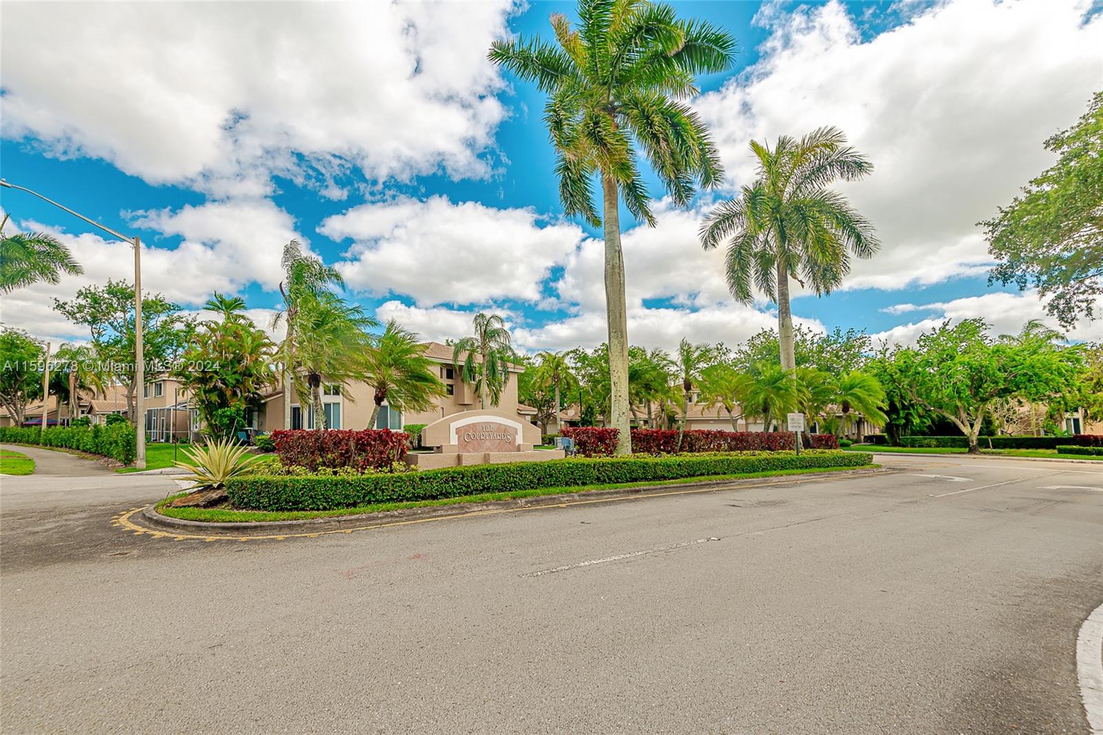 HOLLYWOOD LAKES COUNTRY C - Residential Lease