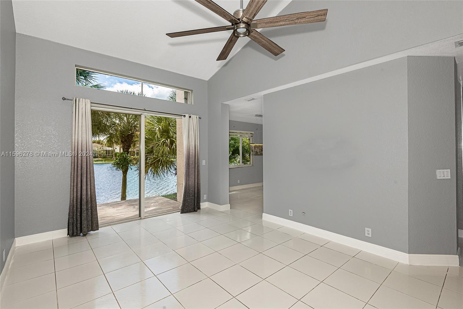 HOLLYWOOD LAKES COUNTRY C - Residential Lease