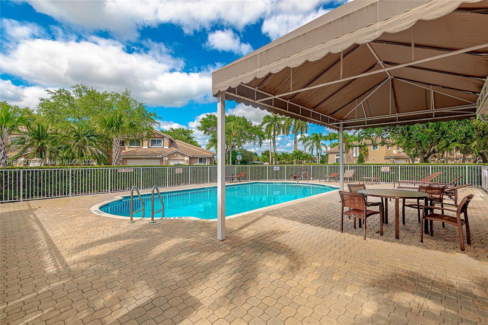 HOLLYWOOD LAKES COUNTRY C - Residential Lease