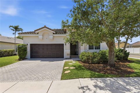 Tiny photo for 16284 NW 24th St, Pembroke Pines, FL 33028 (MLS # A12006246)