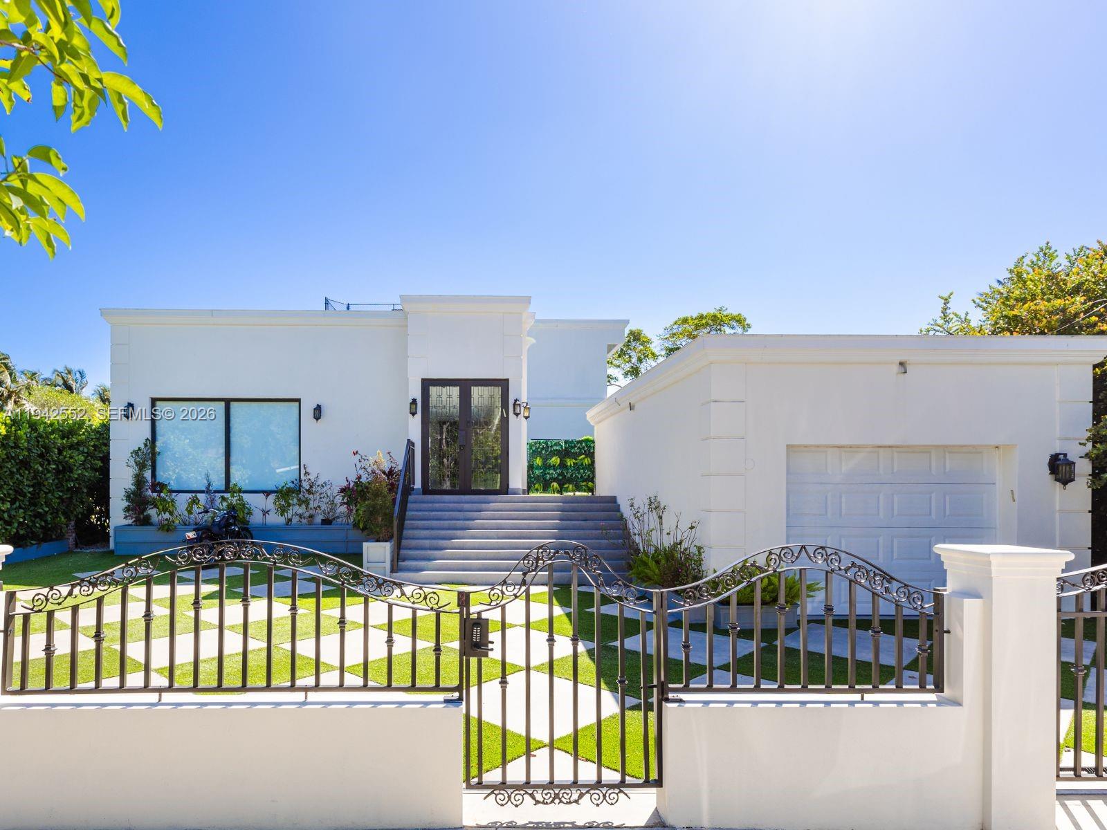 BISCAYNE POINT - Residential