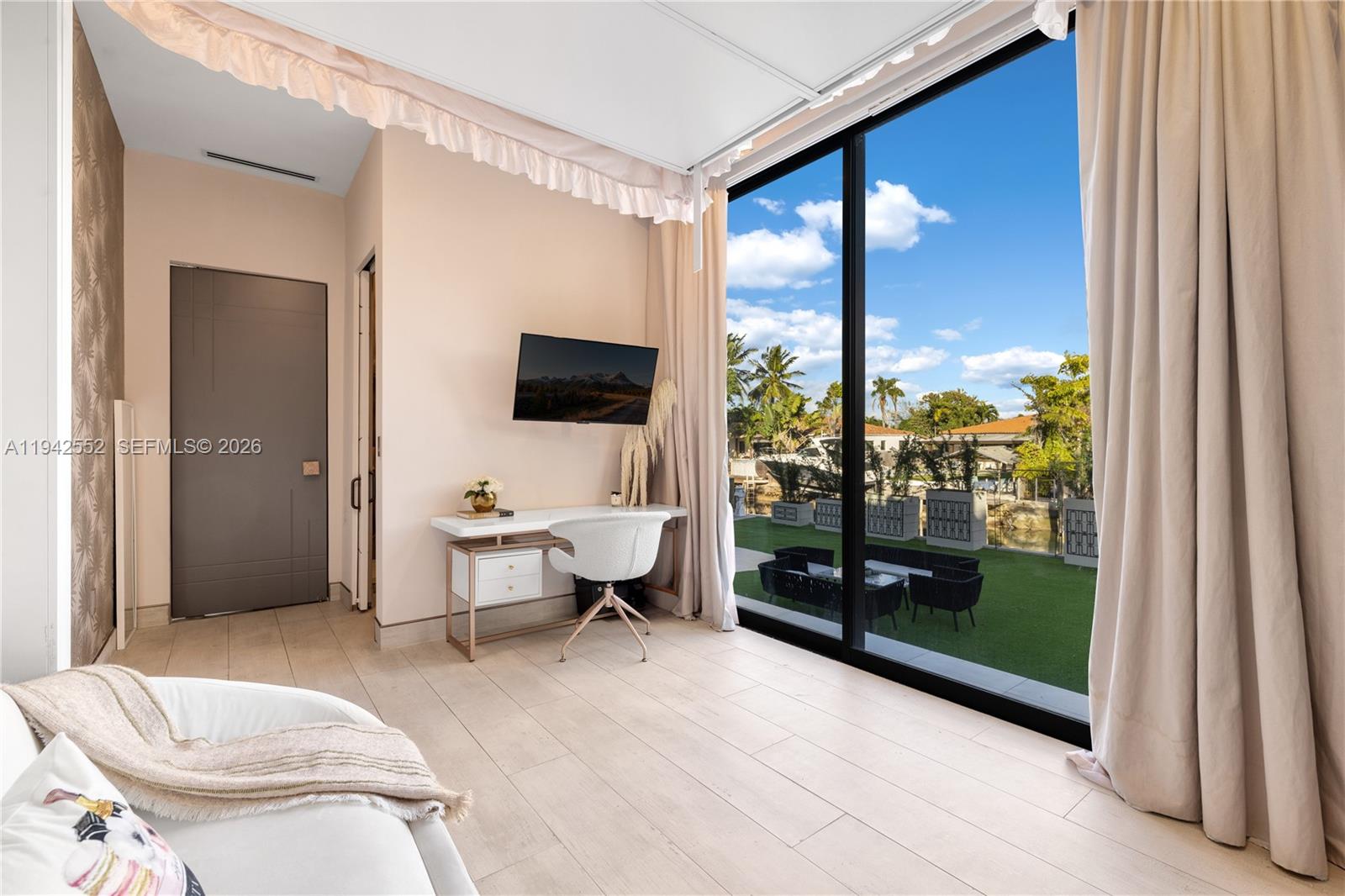 BISCAYNE POINT - Residential