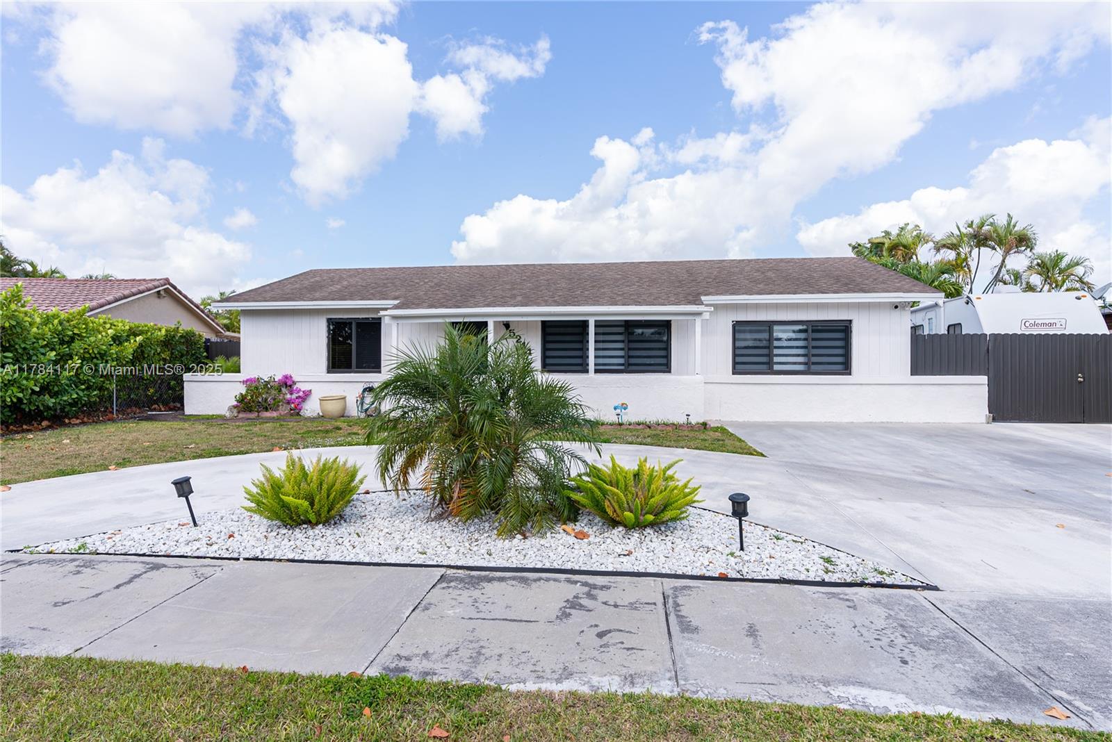Address Not Disclosed, Miami, Broward County, Florida - 3 Bedrooms  
3 Bathrooms - 