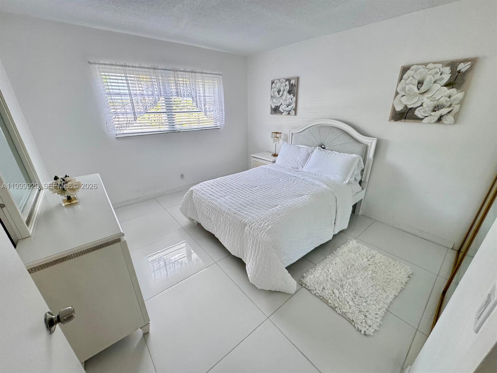 PARADISE VILLAS - Residential