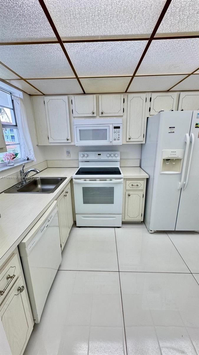 PARADISE VILLAS - Residential