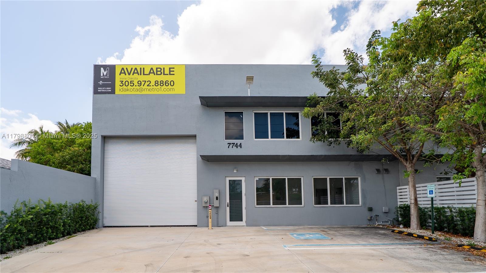 This modern facility offers 1,500 sq ft of premium office space and is ideal for tenants seeking a state-of-the-art, versatile work environment. Featuring 22-foot ceilings, acoustic tile, and energy-efficient LED lighting, the building is well-suited for industrial, creative, or showroom use.
Expansive large windows enhance the welcoming façade and provide abundant natural light throughout the space.
The warehouse is fully fenced and includes 4 dedicated parking spaces, offering both security and convenience. Strategically located just off the I-95 ramps at NW 79th Street, this property ensures excellent accessibility and visibility for your business.