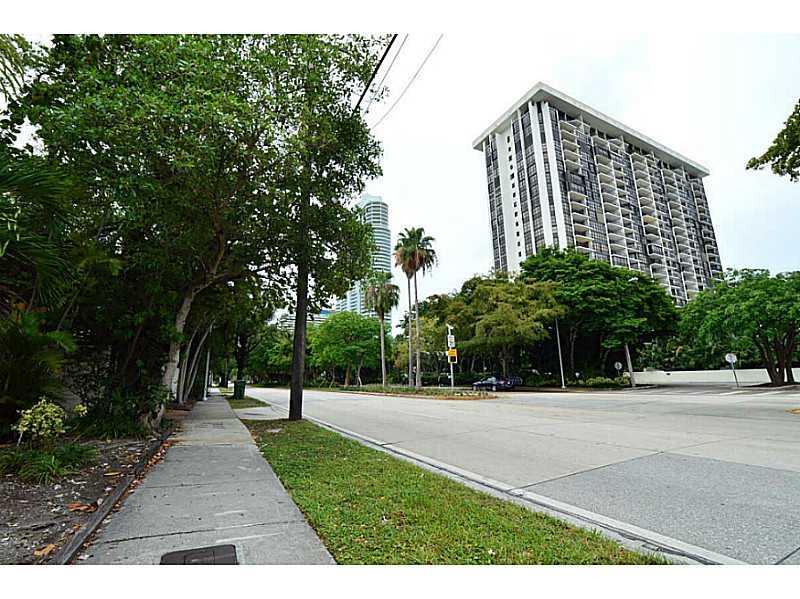 BRICKELLS FLAGLER - Residential Lease