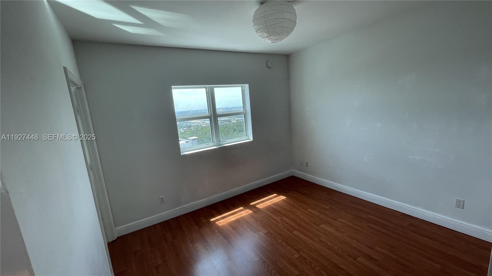 THE OAKS I CONDO - Residential Lease