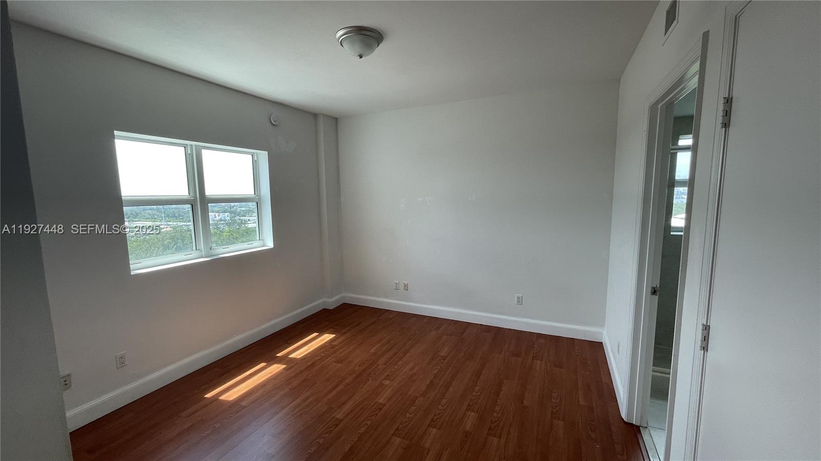 THE OAKS I CONDO - Residential Lease