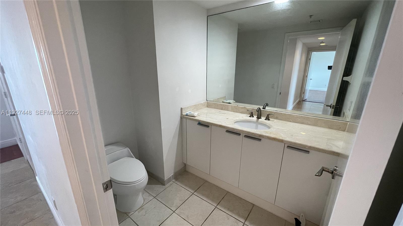 THE OAKS I CONDO - Residential Lease