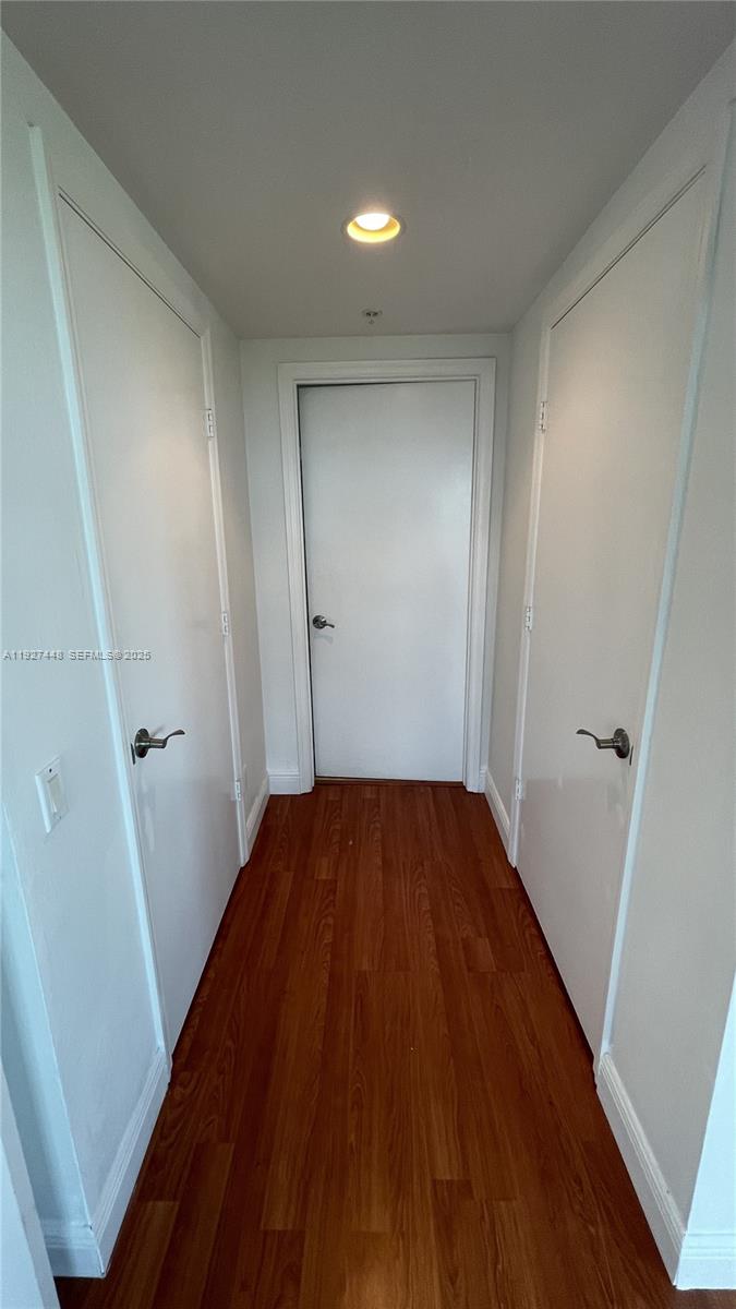 THE OAKS I CONDO - Residential Lease