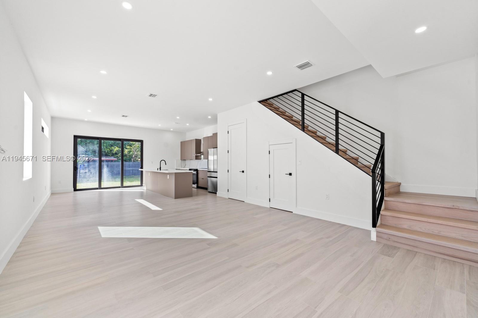 RIVERSIDE FARMS - Residential Income