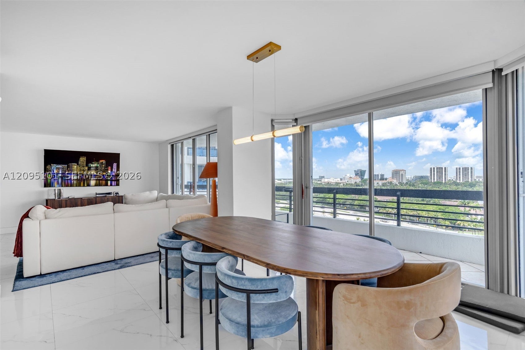 3500 Mystic Pointe Dr 1205