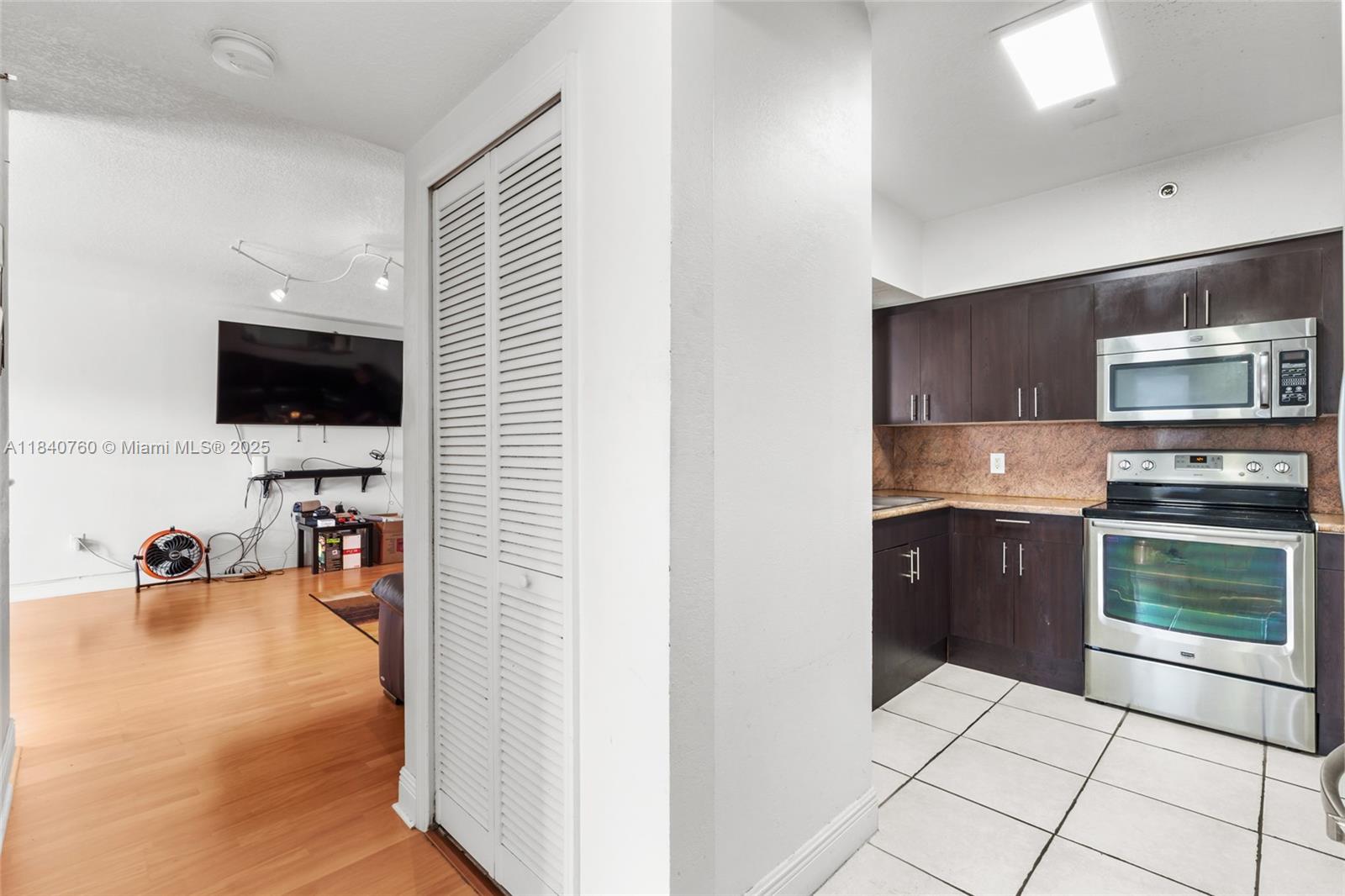 KEYSTONE COURTS CONDO - Residential