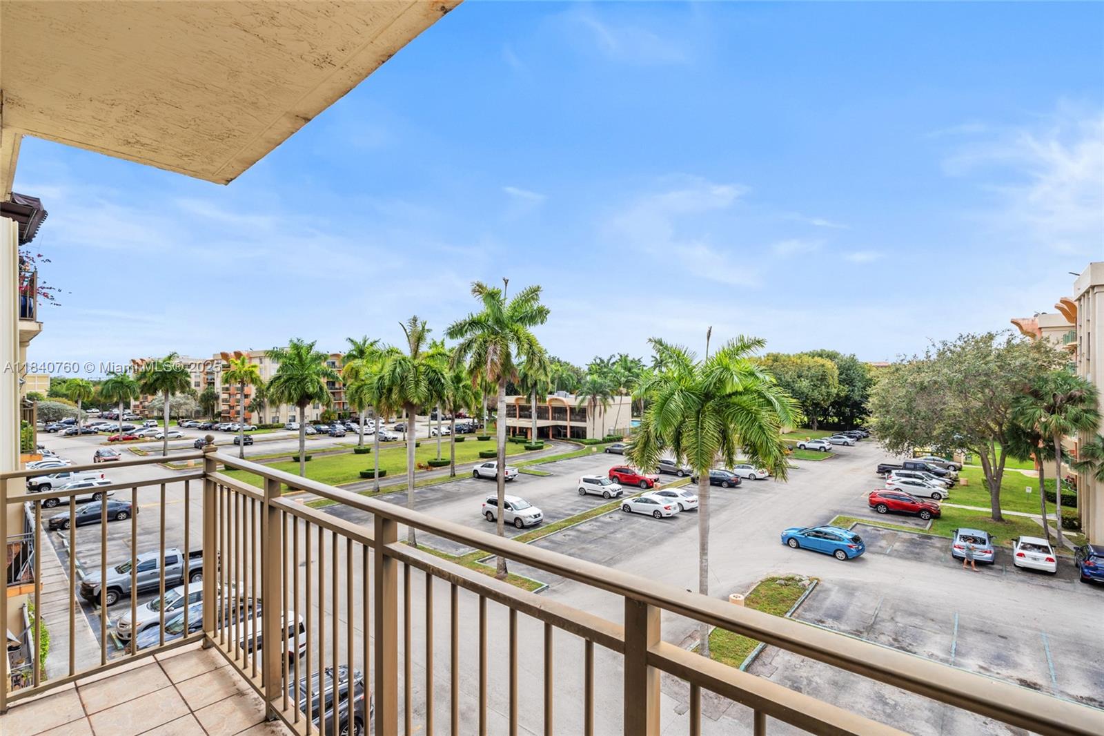 KEYSTONE COURTS CONDO - Residential