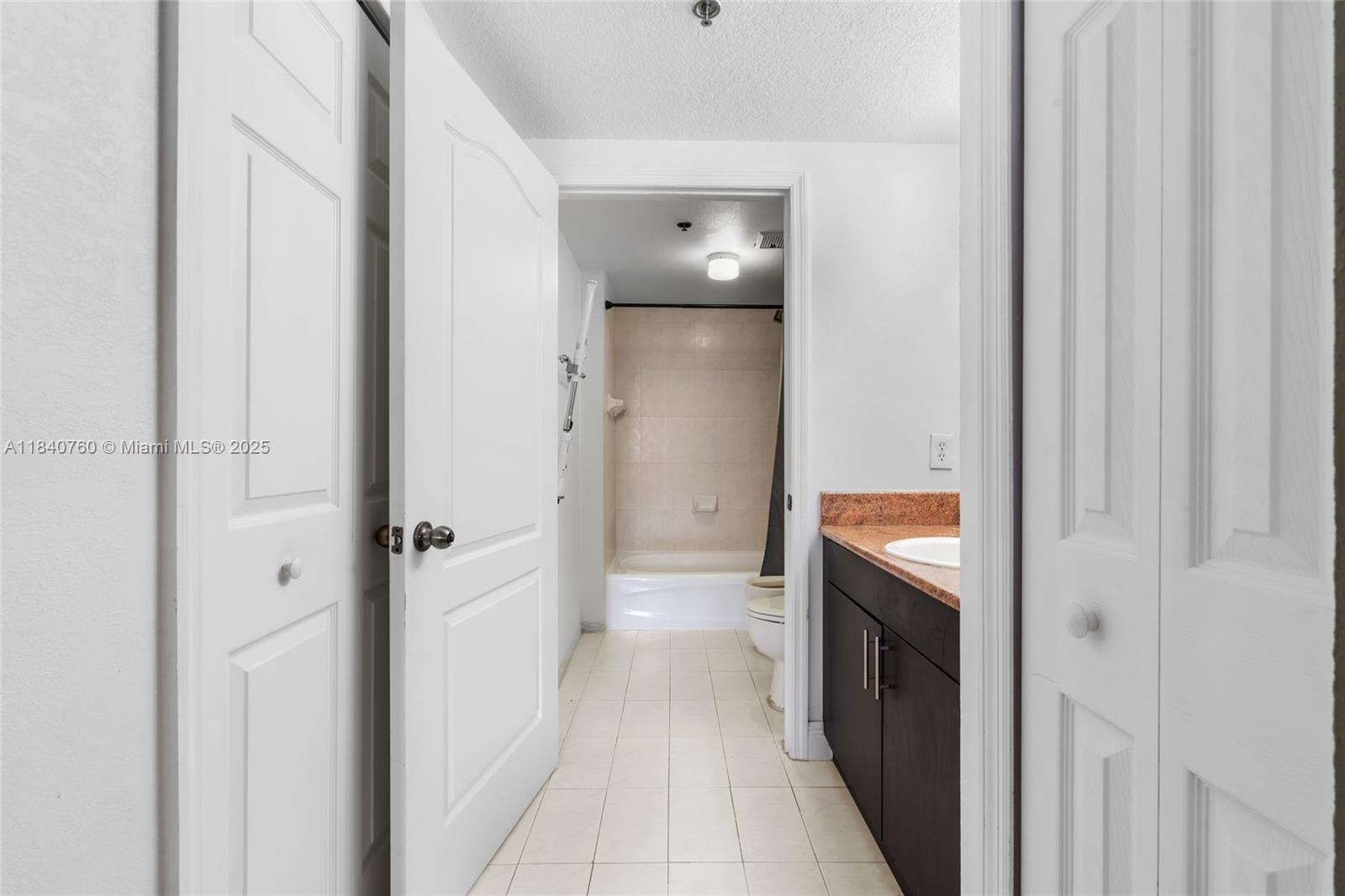 KEYSTONE COURTS CONDO - Residential