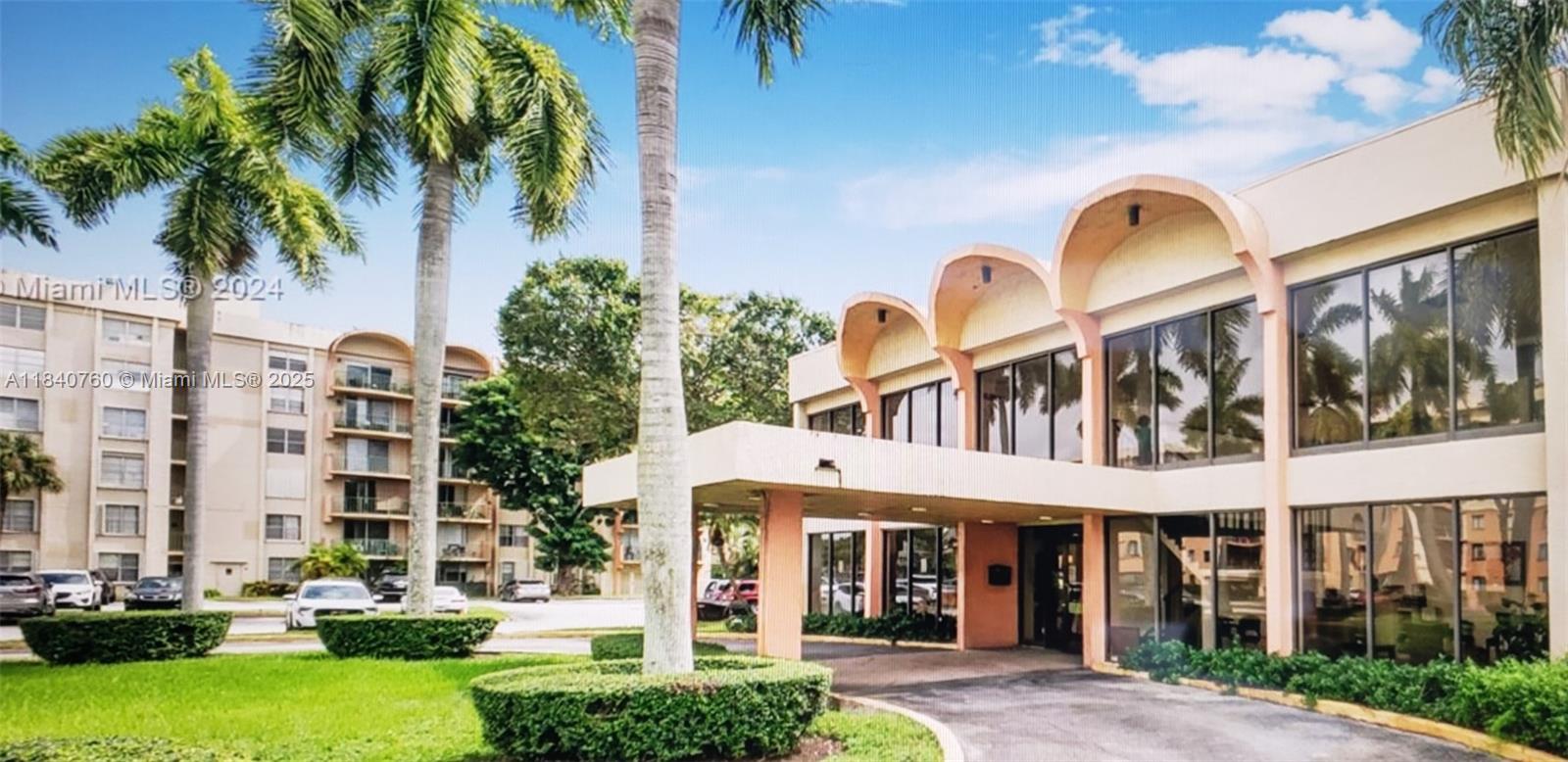 KEYSTONE COURTS CONDO - Residential