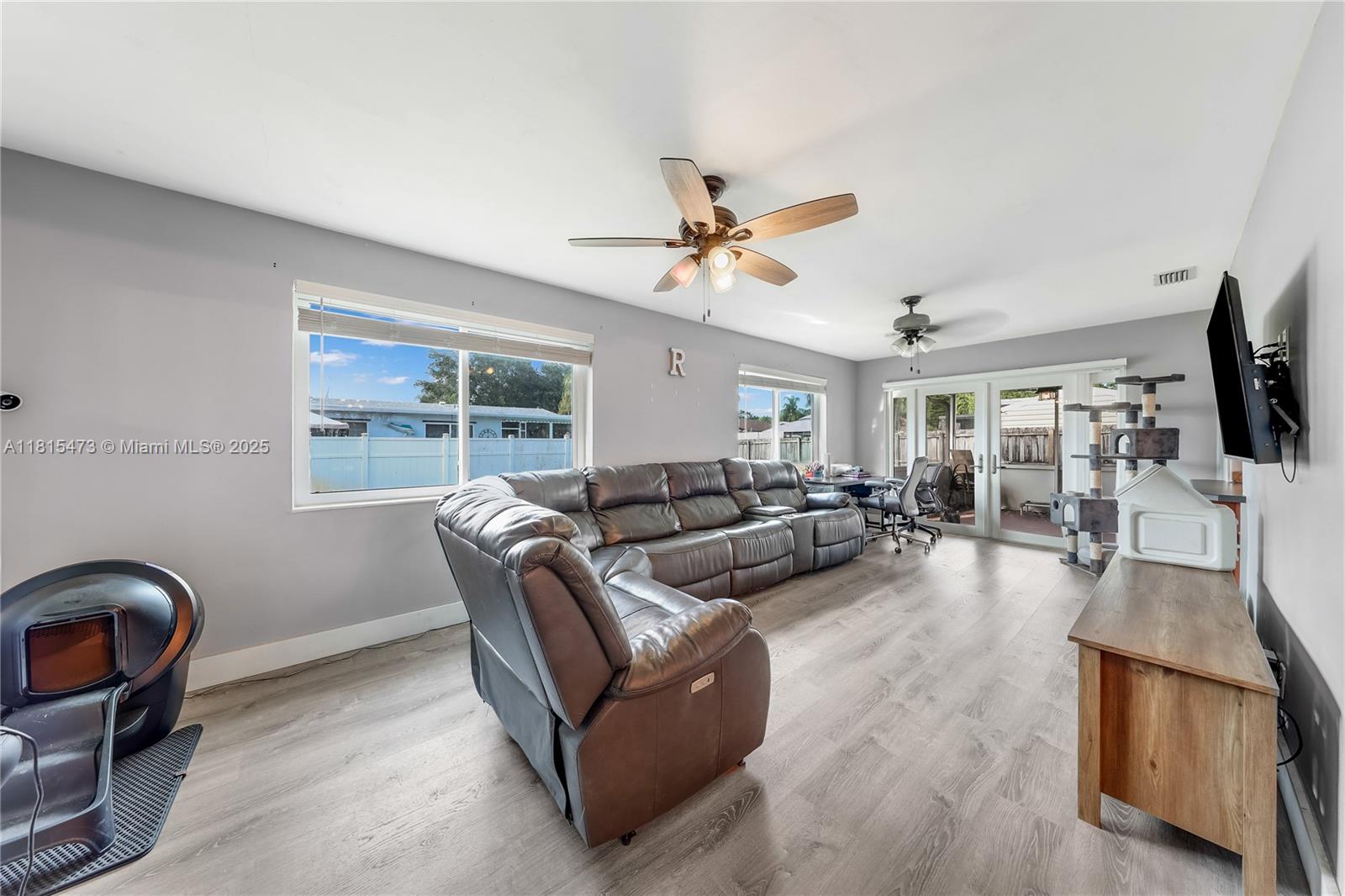 PASADENA LAKES - Residential