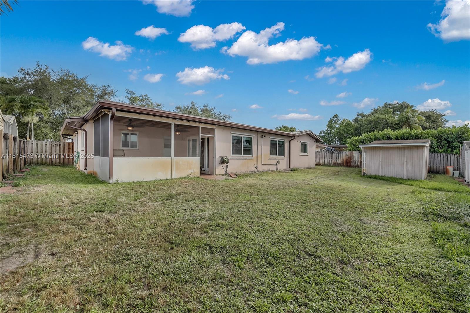 PASADENA LAKES - Residential