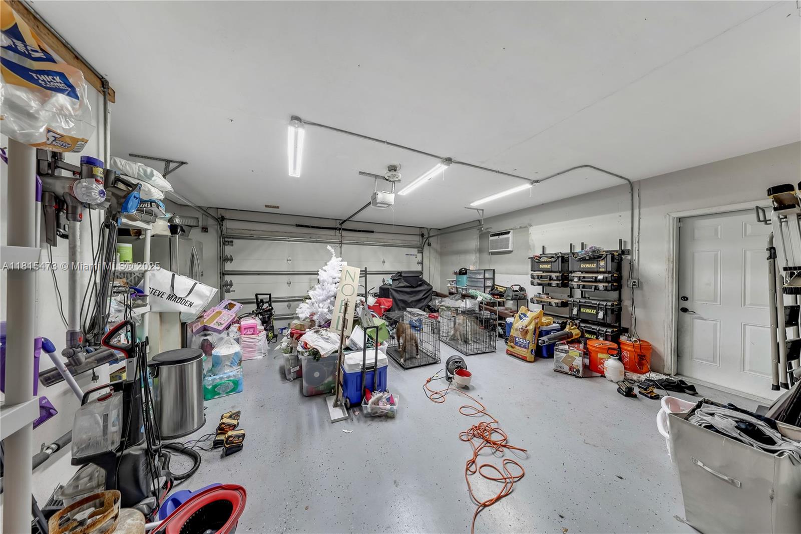 PASADENA LAKES - Residential