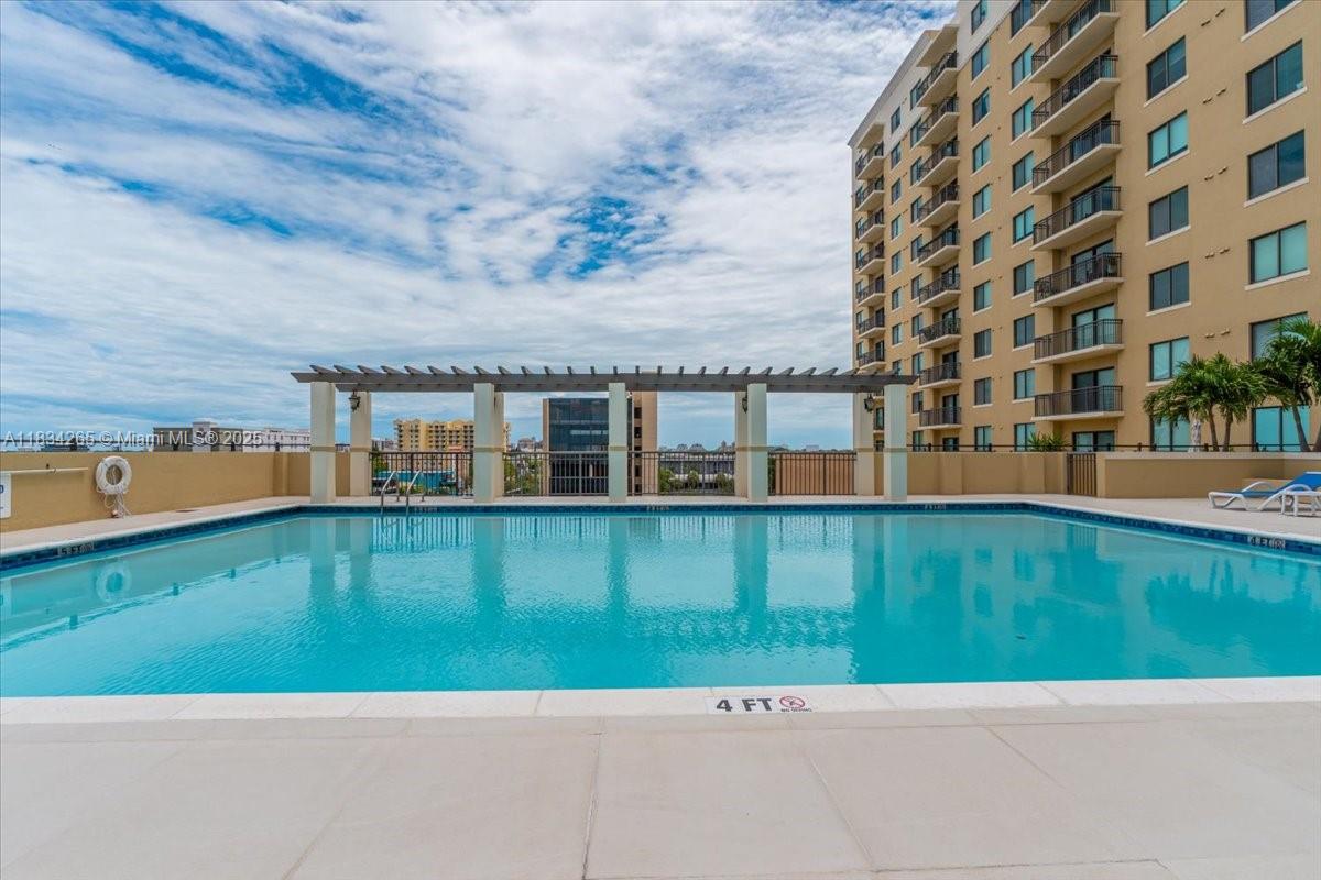 KEYSTONE PARK CONDO - Residential