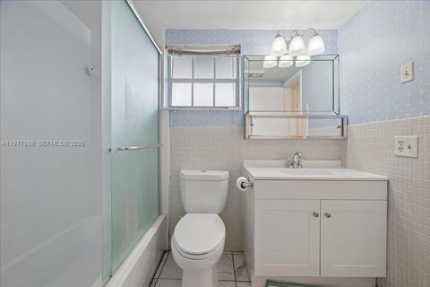 Tiny photo for 1200 Hillcrest Ct #315, Hollywood, FL 33021 (MLS # A11977359)