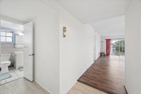 Tiny photo for 1200 Hillcrest Ct #315, Hollywood, FL 33021 (MLS # A11977359)