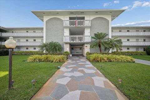 Tiny photo for 1200 Hillcrest Ct #315, Hollywood, FL 33021 (MLS # A11977359)