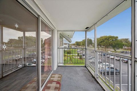 Tiny photo for 1200 Hillcrest Ct #315, Hollywood, FL 33021 (MLS # A11977359)