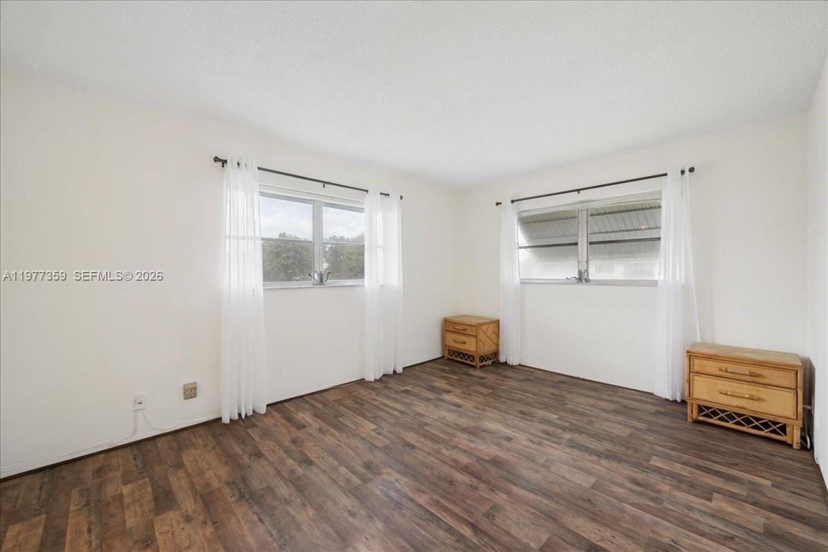 HILLCREST COUNTRY CLUB AP - Residential