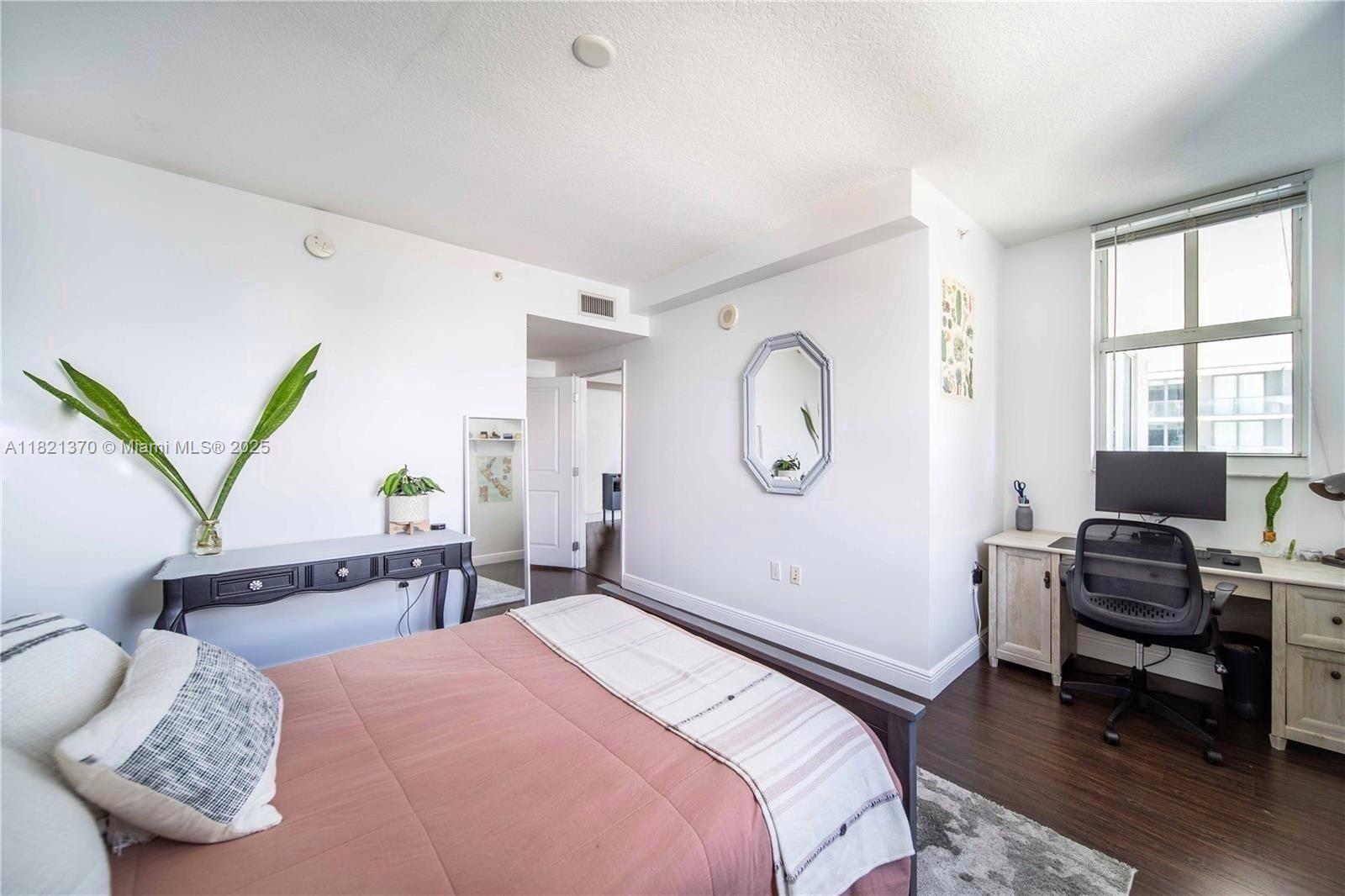 VUE AT BRICKELL CONDO - Residential Lease