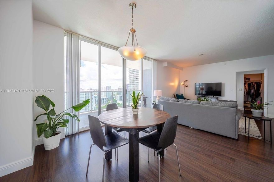 NEW PRICE!! MOTIVATED LANDLORD! BEAUTIFUL RENTAL AT THE VUE! RARELY AVAILABLE 2/2 CORNER UNIT WITH WRAP-AROUND BALCONY AND SMASHING VIEWS OF BRICKELL. VERY PRIVATE, OVER 1,255 SQ/FT OF LIVING SPACE. UPDATED AND IMPECCABLY KEPT. STAINLESS STEEL KITCHEN, SPLIT PLAN W WALK-IN CLOSETS IN BOTH BEDROOMS. TANDEM PARKING ACCOMMODATES 2 SMALL CARS. POOL IS UNDER CONSTRUCTION. VUE AT BRICKELL IS WALK-IN DISTANCE TO METRO RAIL, METROMOVER, RESTAURANTS, BANKS AND BRICKELL CITY CENTER. **EASY TO SHOW CALL LISTING AGENT**