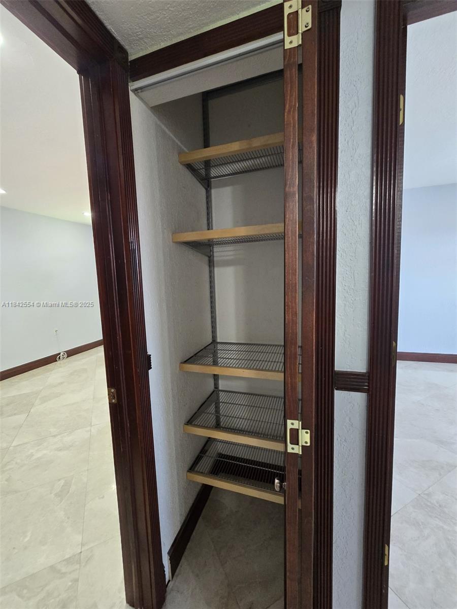 VISIONS AT FOUNTAINBLEAU - Residential