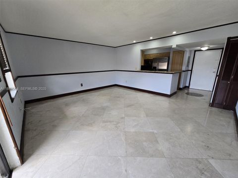 8425 NW 8th St 307 Miami FL 33126