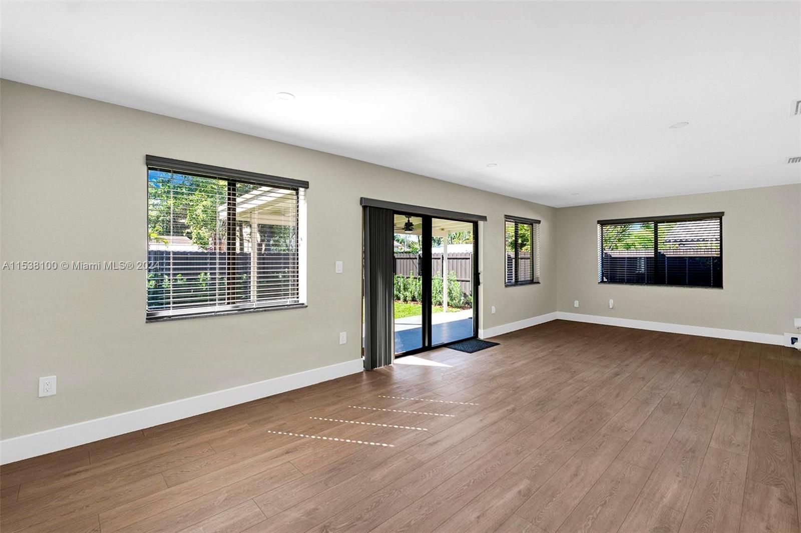 CORAL WAY HEIGHTS - Residential Lease