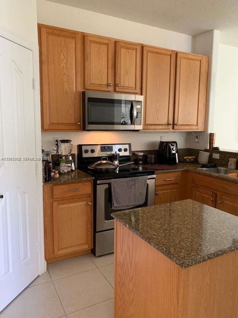 DORAL ISLES NORTH SEC TWO - Residential Lease