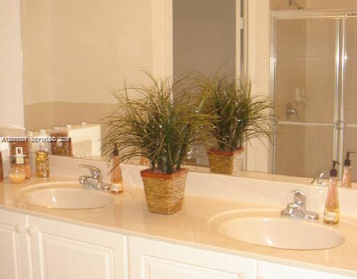 DORAL ISLES NORTH SEC TWO - Residential Lease